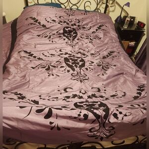 Full Size Purple W/Black Velvet DesignBed Comforter Set